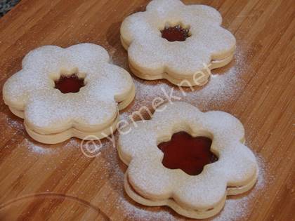Linzer Kurabiye (Marmelatlı Kurabiye)